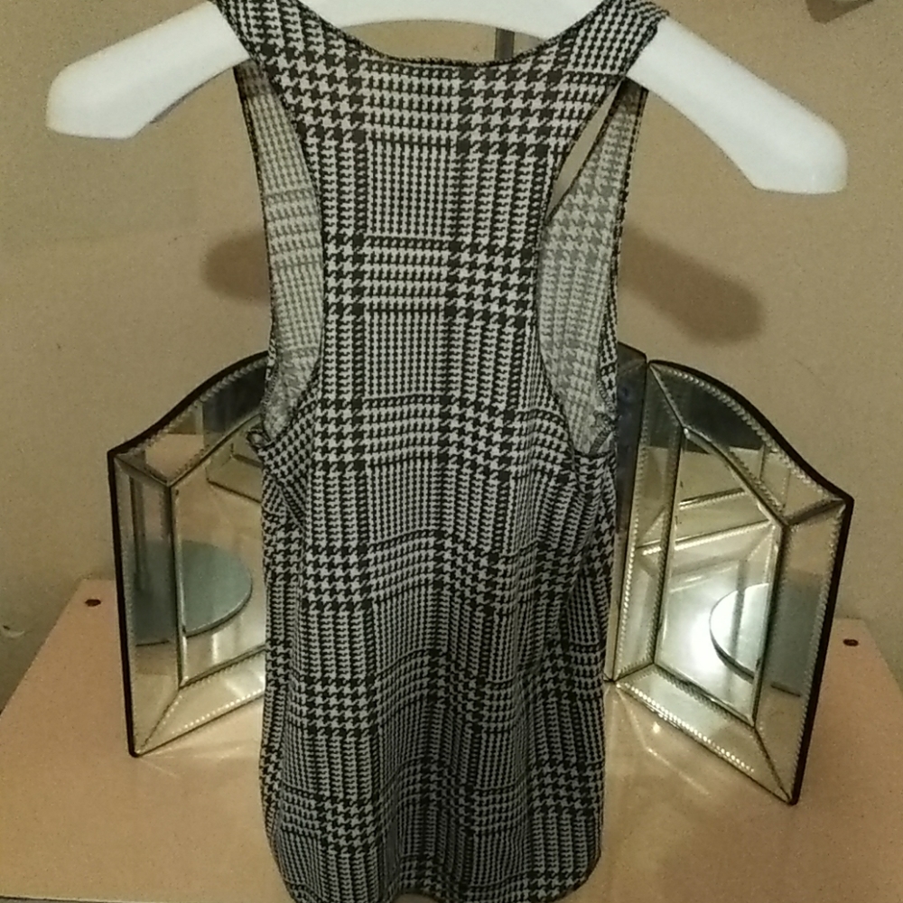 Lightweight Hounds Tooth Racerback Tank Top - Picture 4 of 8